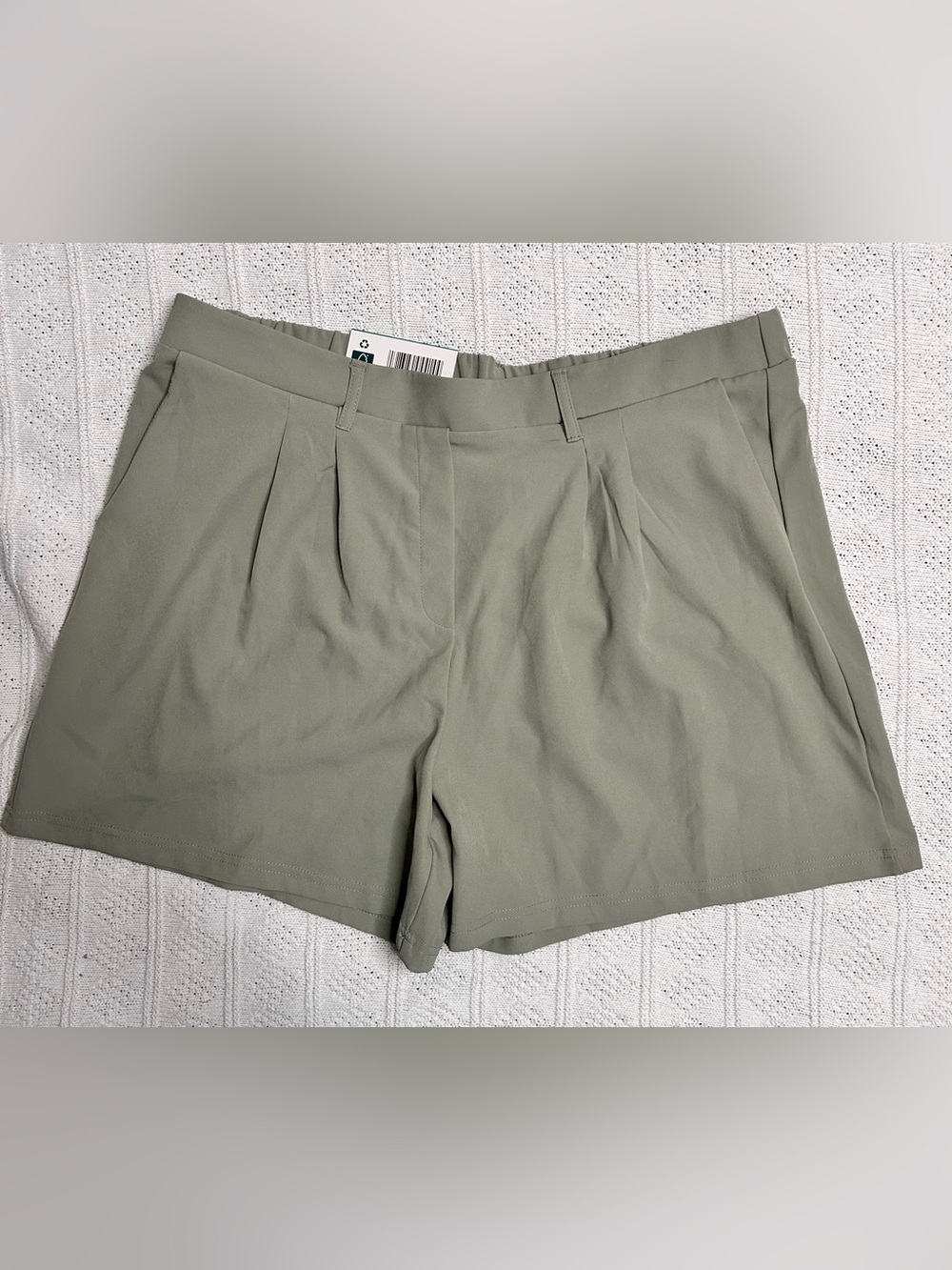 Ella Sage Green High-Rise Pleated Women's Shorts
